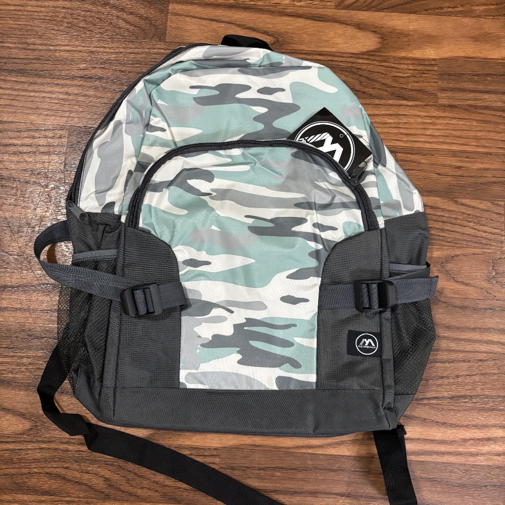 NWT* Camo Design Back Pack * NEW